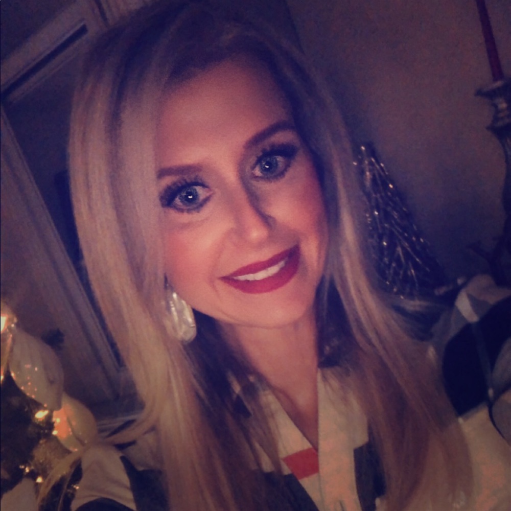 Meet your Posher, April